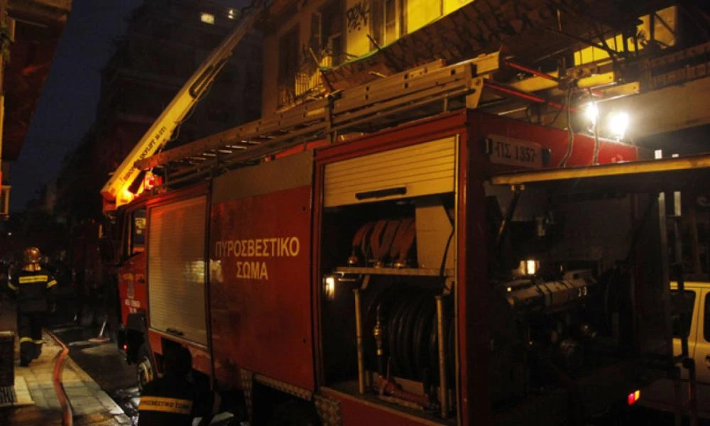 Θρίλερ στη Σαλαμίνα: Απανθρακωμένη σορός βρέθηκε μετά από πυρκαγιά σε κατοικία